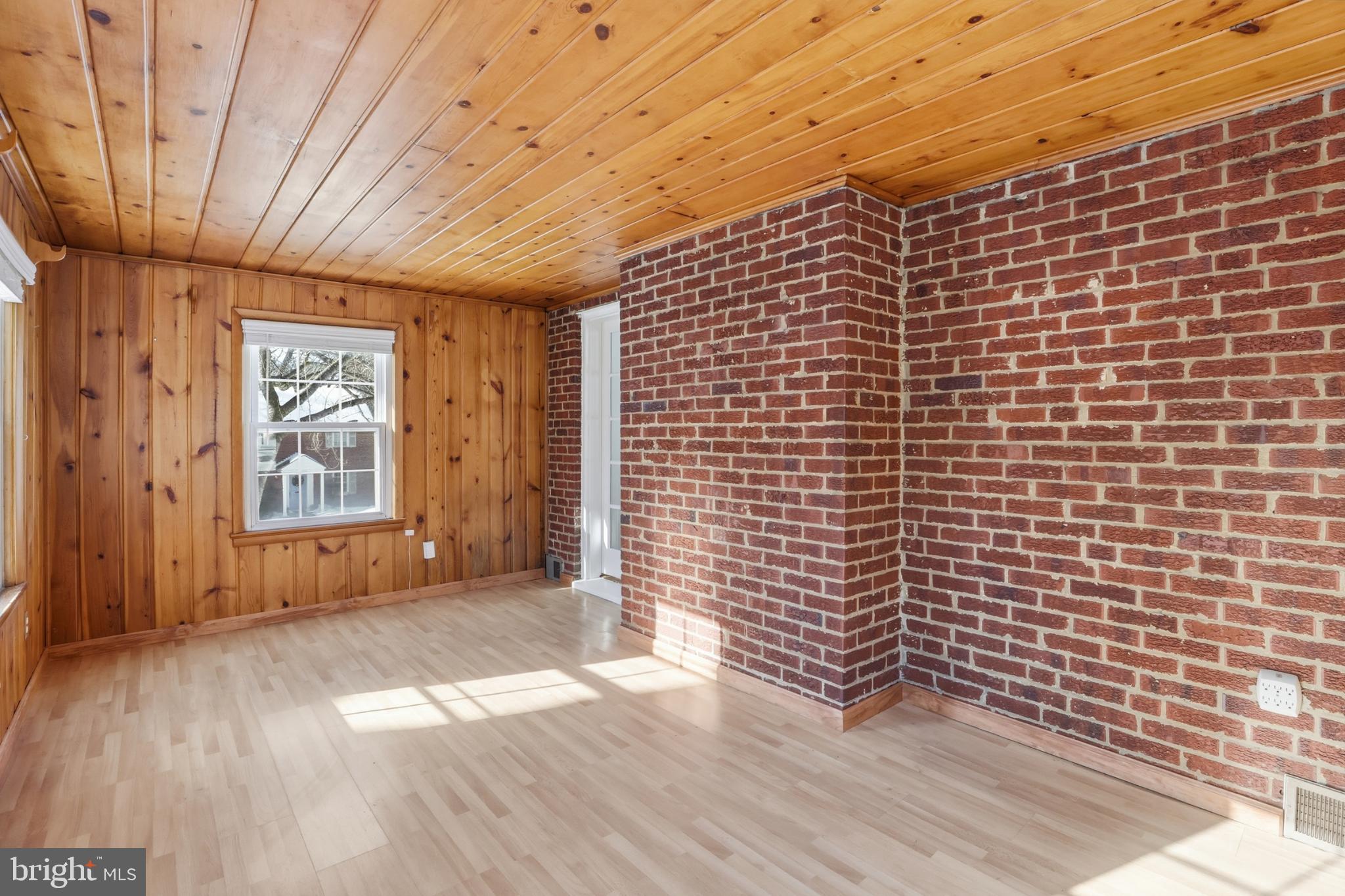 MADISON MANOR - Residential