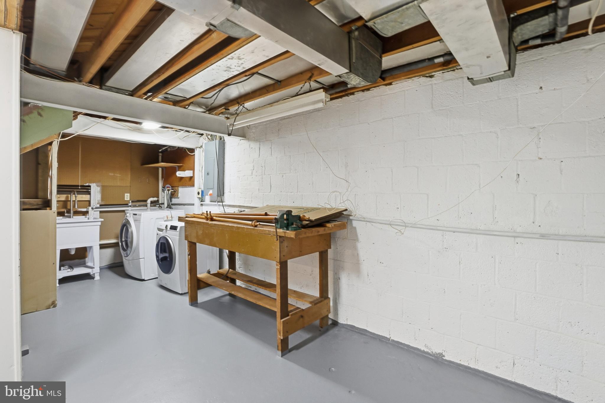 MADISON MANOR - Residential