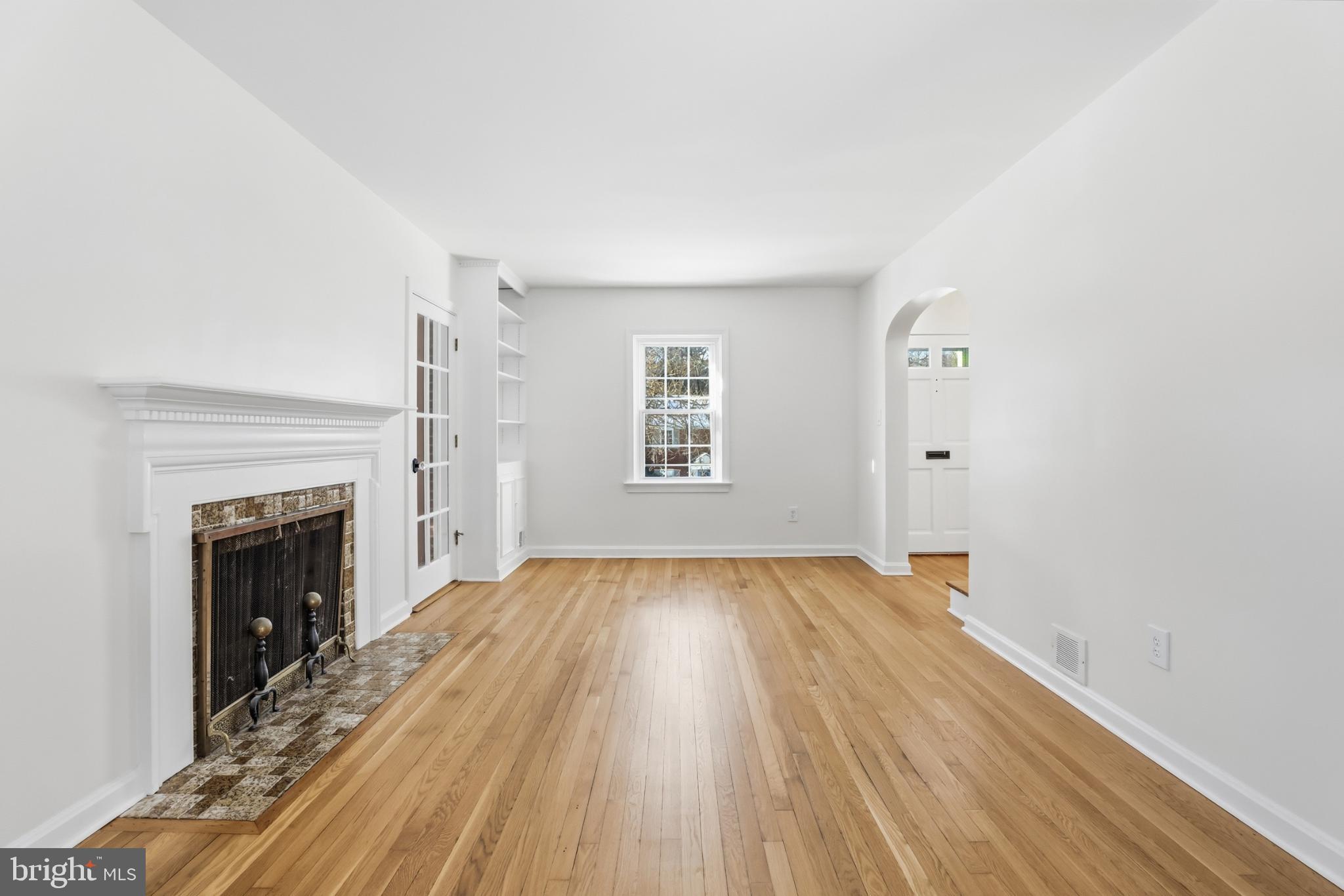 MADISON MANOR - Residential