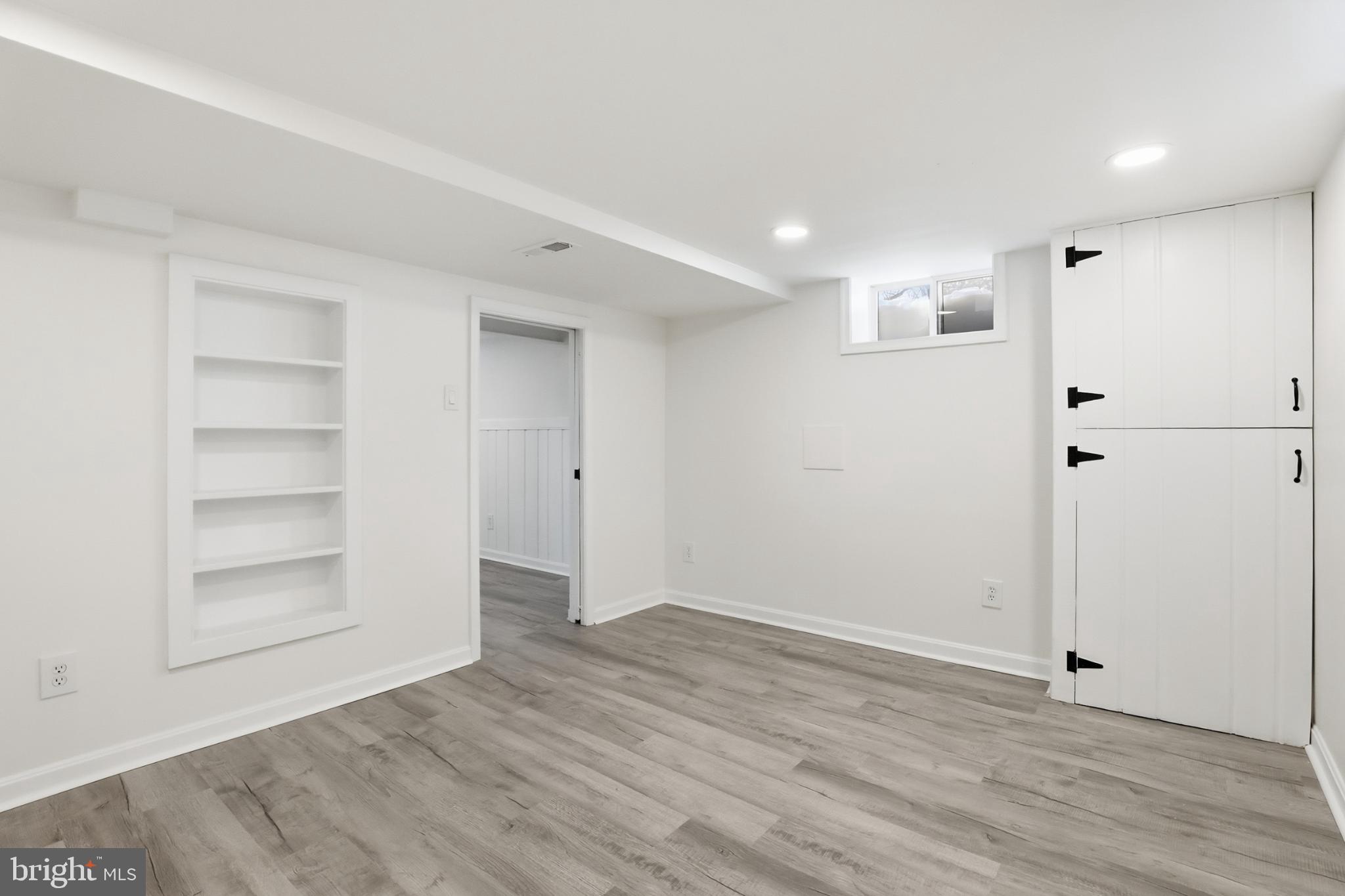 MADISON MANOR - Residential