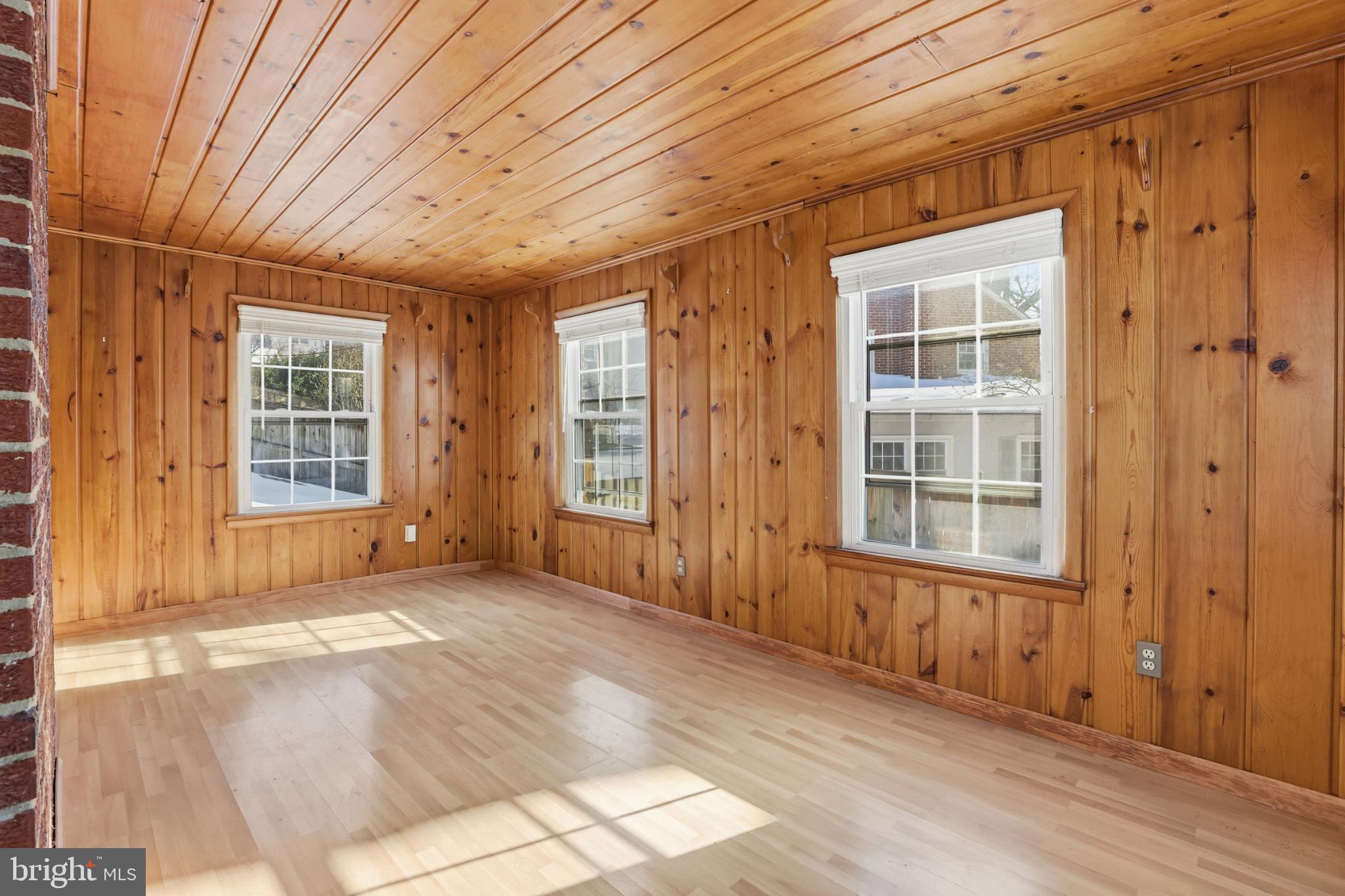 MADISON MANOR - Residential