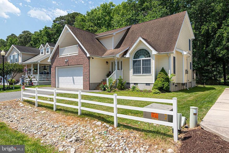 Welcome to the Neighborhood! Here's your opportunity to reside at Innerlinks, overlooking the 17th Fairway of the Ocean Pines Golf Course.  The living areas are highlighted by Hardwood Floors, a Gas Fireplace, Cathedral Ceiling, with access to the rear Vinyl Tech/Screened porch and 2 decks. In the Kitchen you will find Stainless Steel Appliances, Solid Surface counter tops, a breakfast bar, tile backsplash, under cabinet lighting, 2 lazy susans and an appliance garage,  A sizable 17x13 Primary Bedroom offers plenty of room for larger furnishings.  On the upper level, there are 2 additional oversized bedrooms, one measures 21x23,  has private access to a 12x12 covered balcony, and is completed with vaulted ceiling and a possible kitchenette or wet bar!  Within walking distance to the Ocean Pines Yacht Club and amenities.