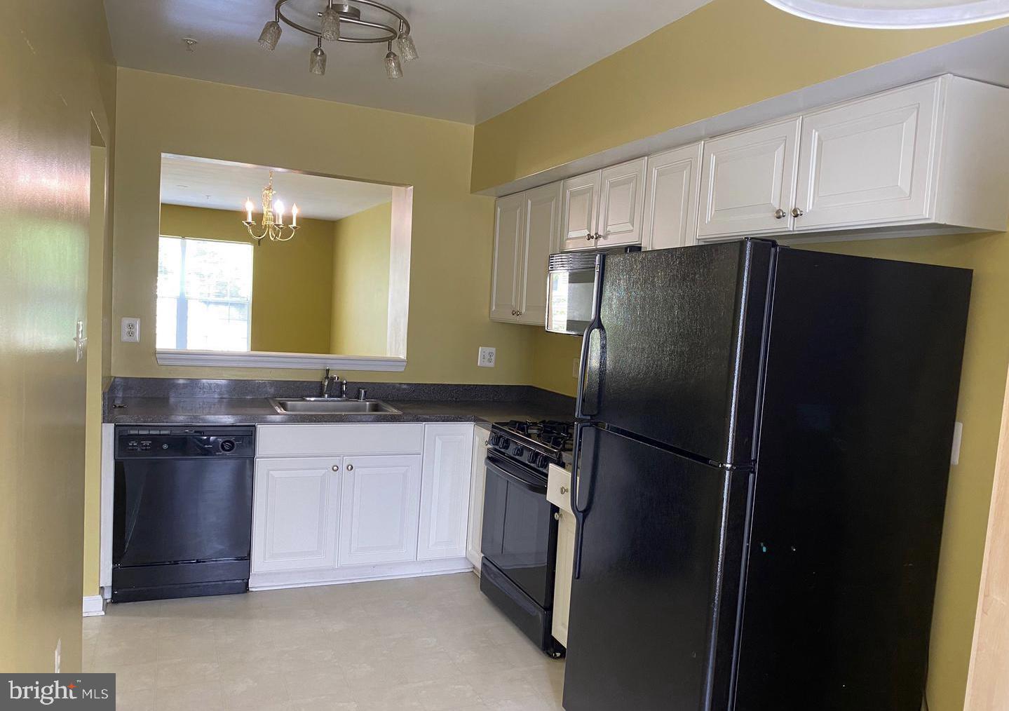 HEARTHSTONE VILLAGE - Residential Lease