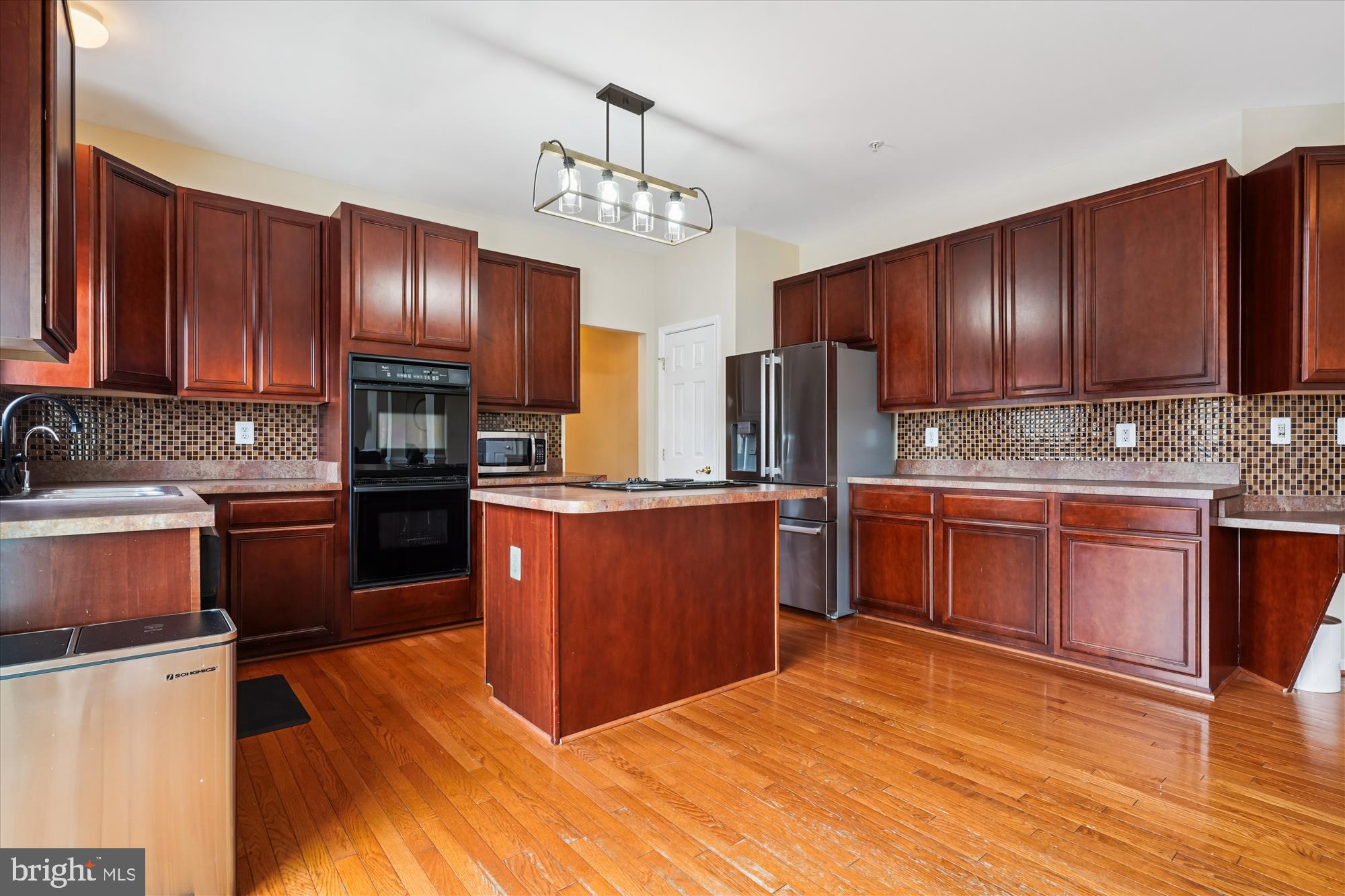 FRANKLIN SQUARE - Residential