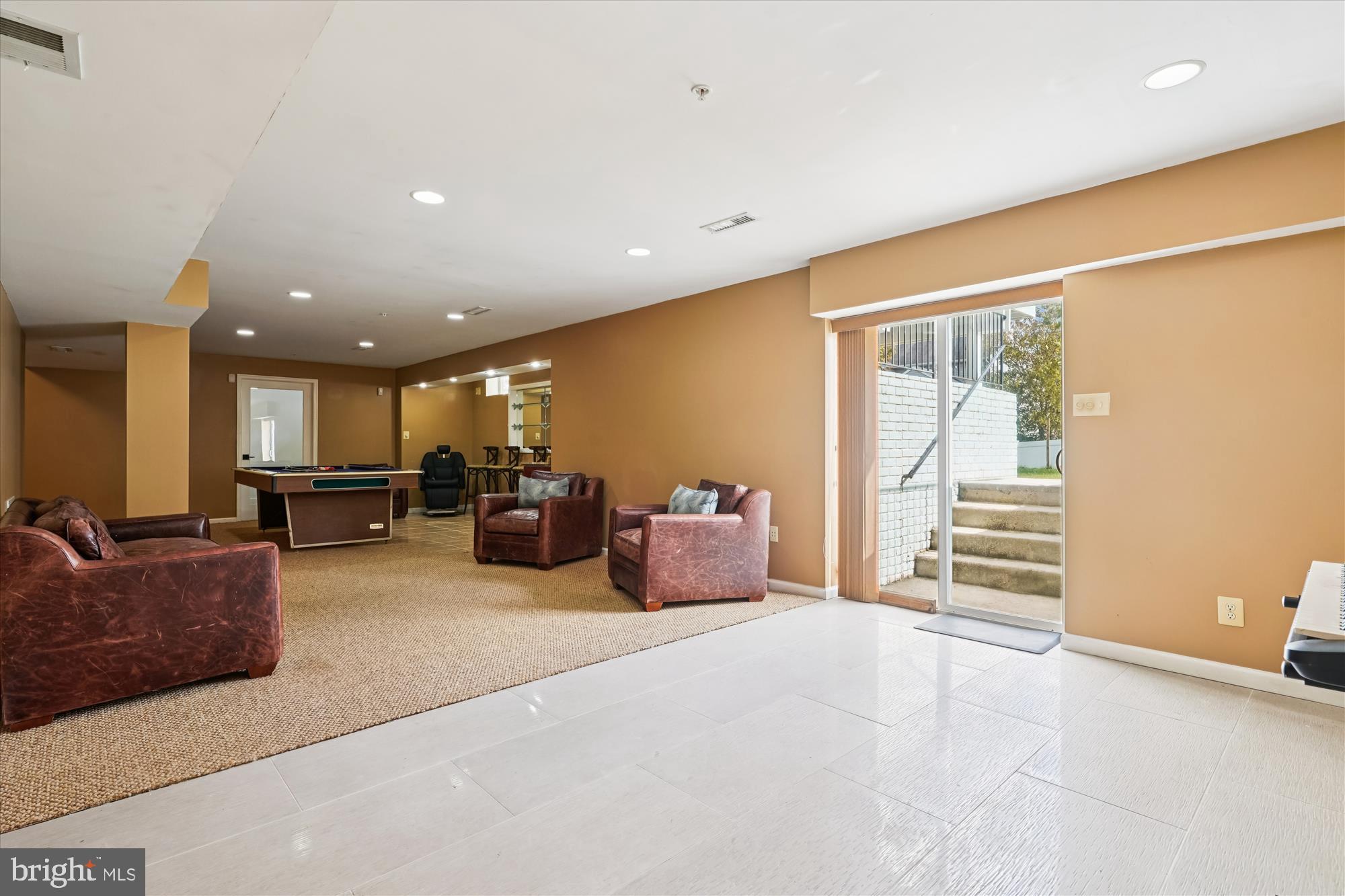 FRANKLIN SQUARE - Residential