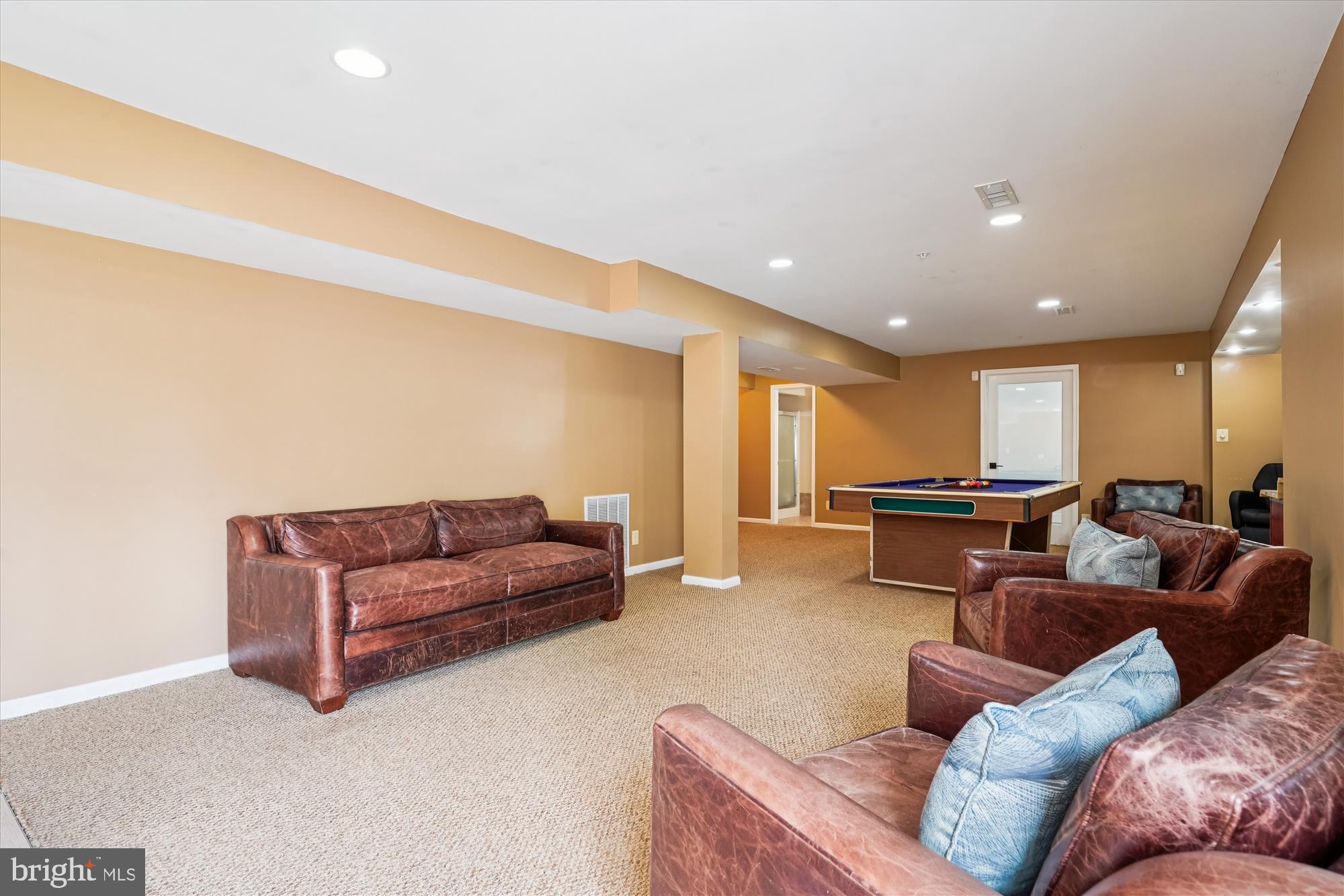 FRANKLIN SQUARE - Residential