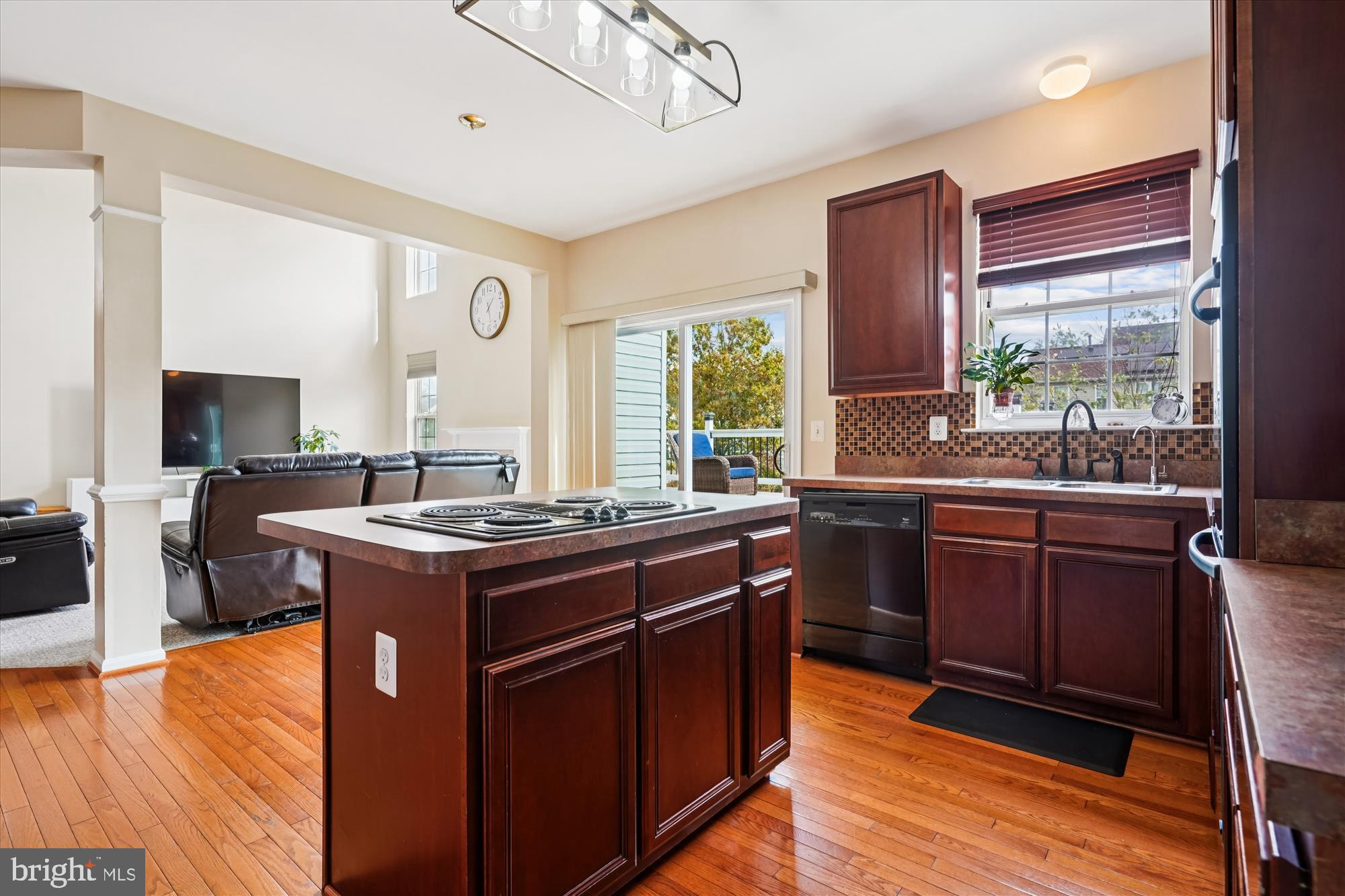 FRANKLIN SQUARE - Residential