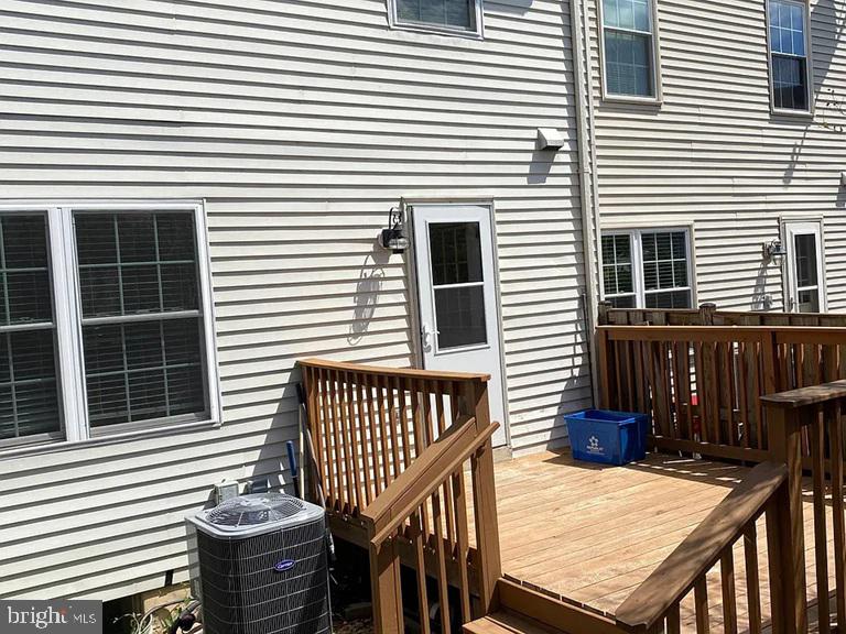 LITTLE ROCKY RUN - Residential Lease