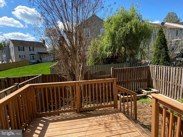 LITTLE ROCKY RUN - Residential Lease