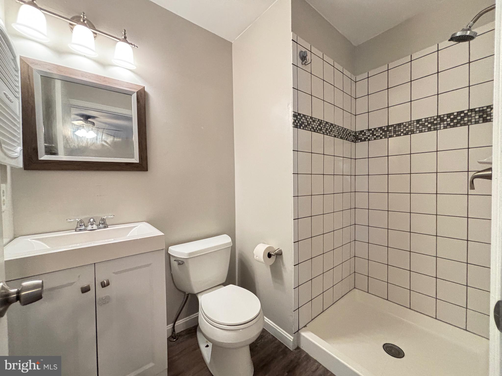 LITTLE ROCKY RUN - Residential Lease