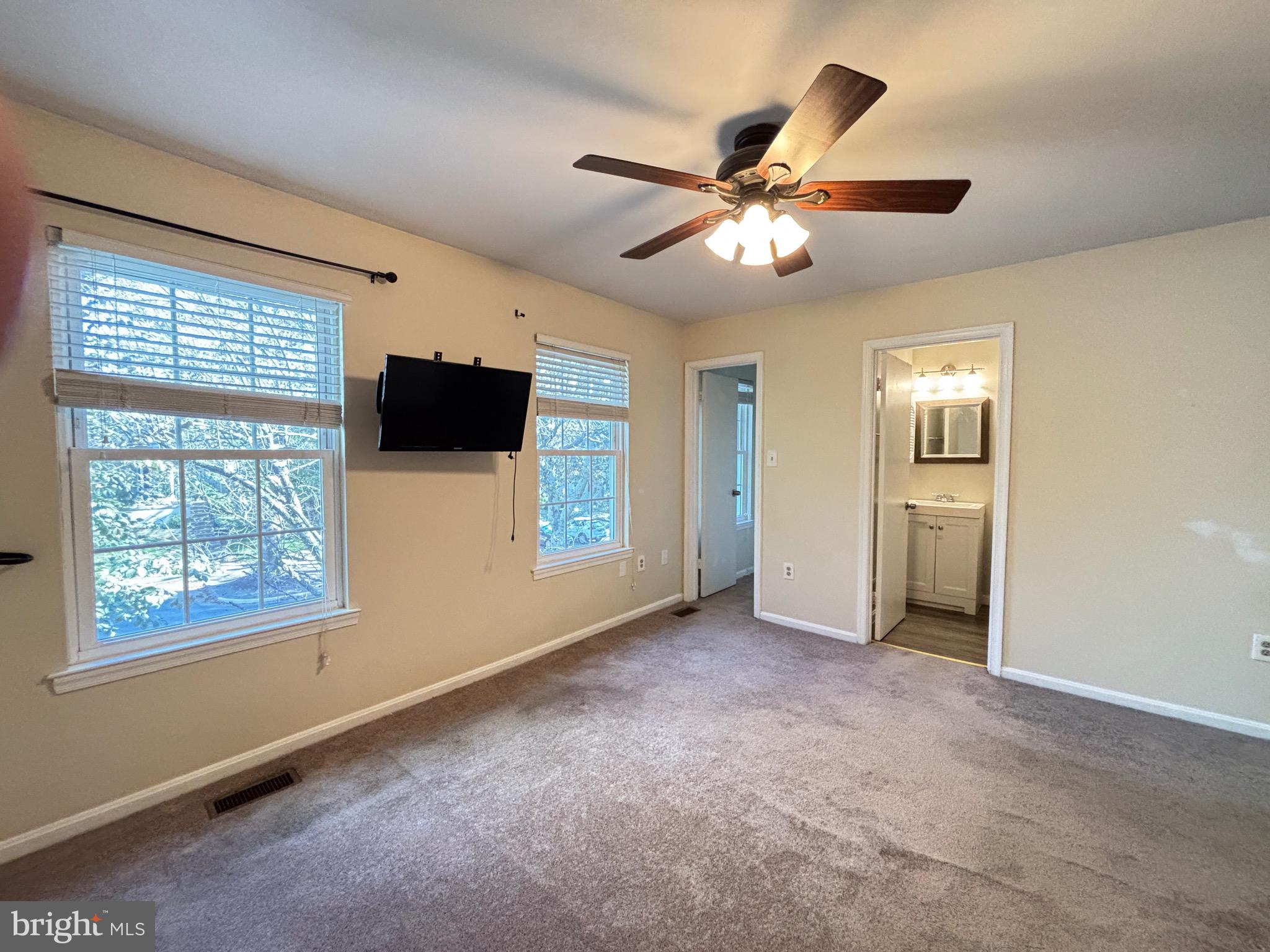 LITTLE ROCKY RUN - Residential Lease