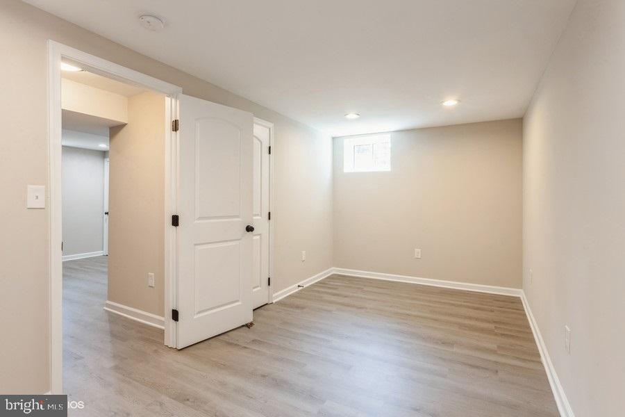 CLEMENS CROSSING - Residential