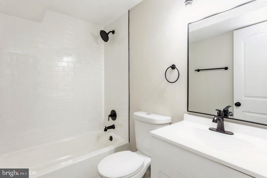 CLEMENS CROSSING - Residential