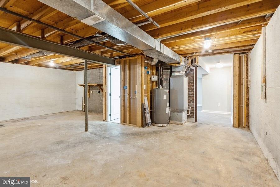 CLEMENS CROSSING - Residential