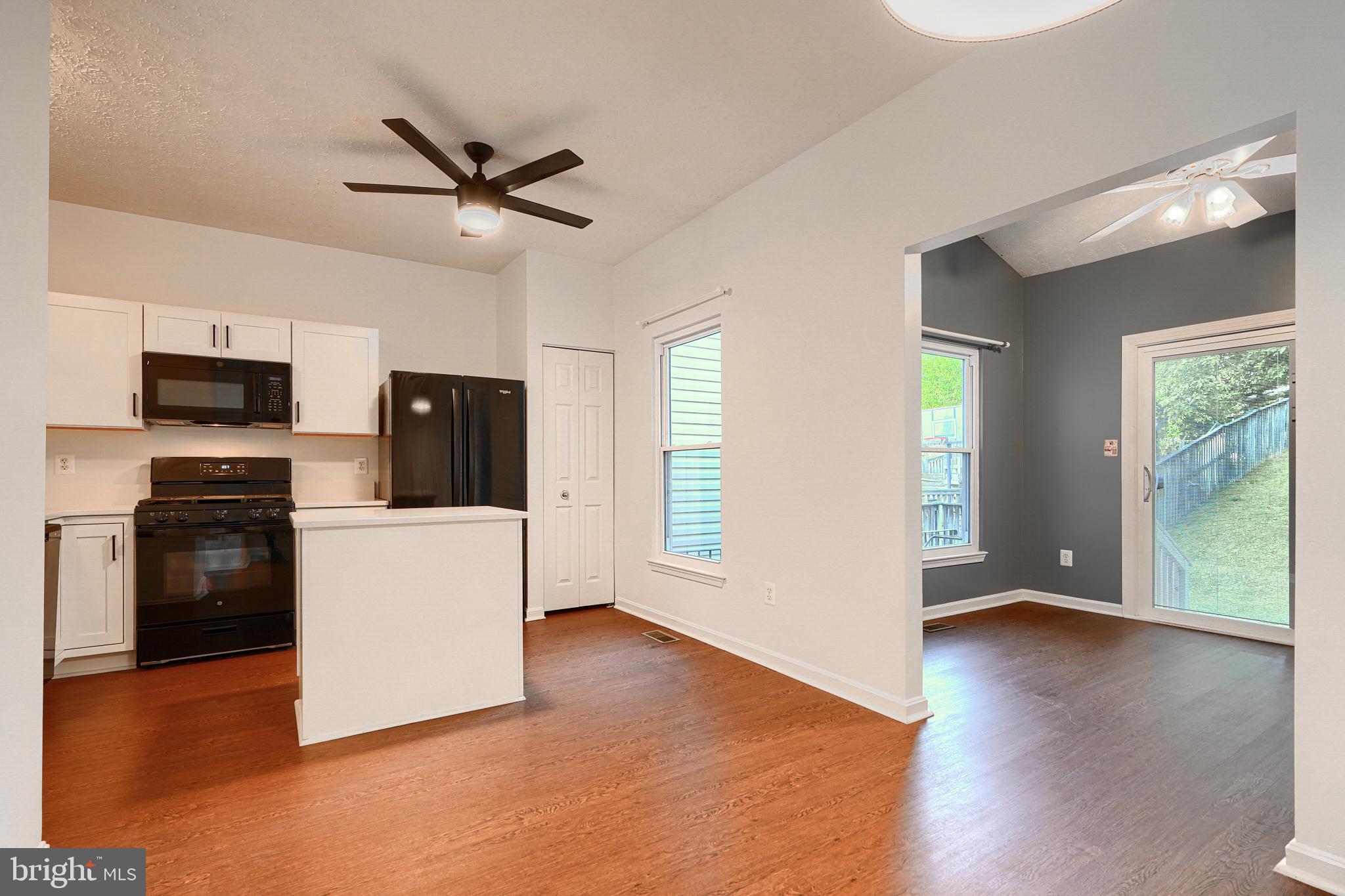 OAKHURST - Residential Lease