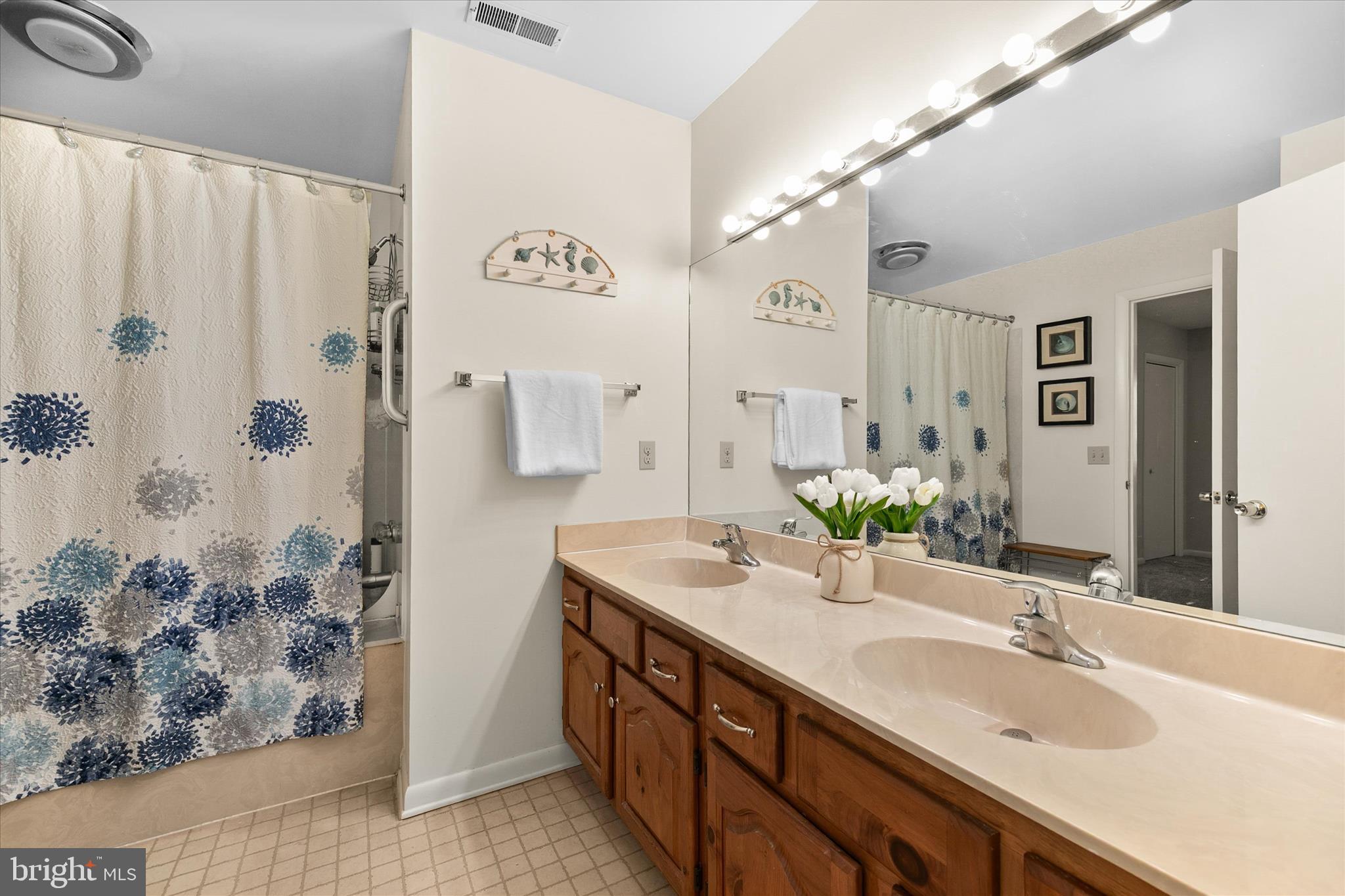 MALLARD LAKES - Residential