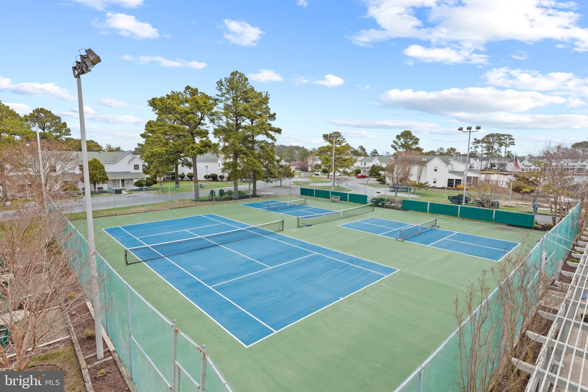 MALLARD LAKES - Residential