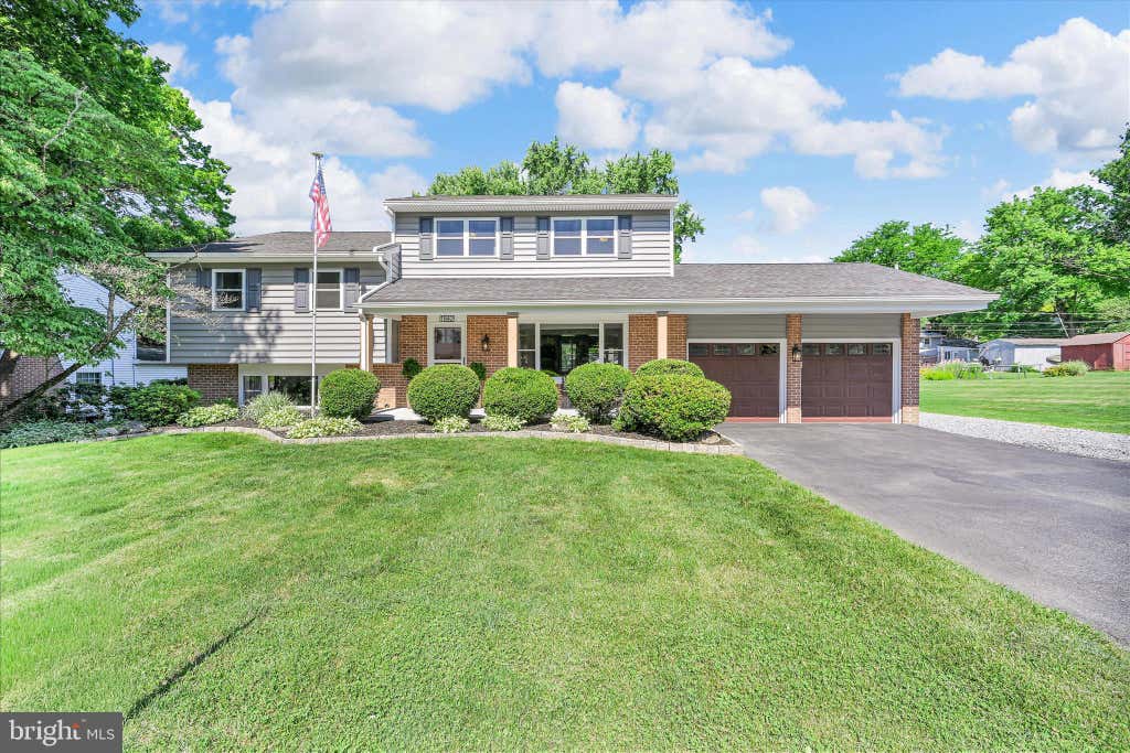 Photo of 1842 Longview Drive, LANCASTER, PA 17601 (MLS # PALA2083862)