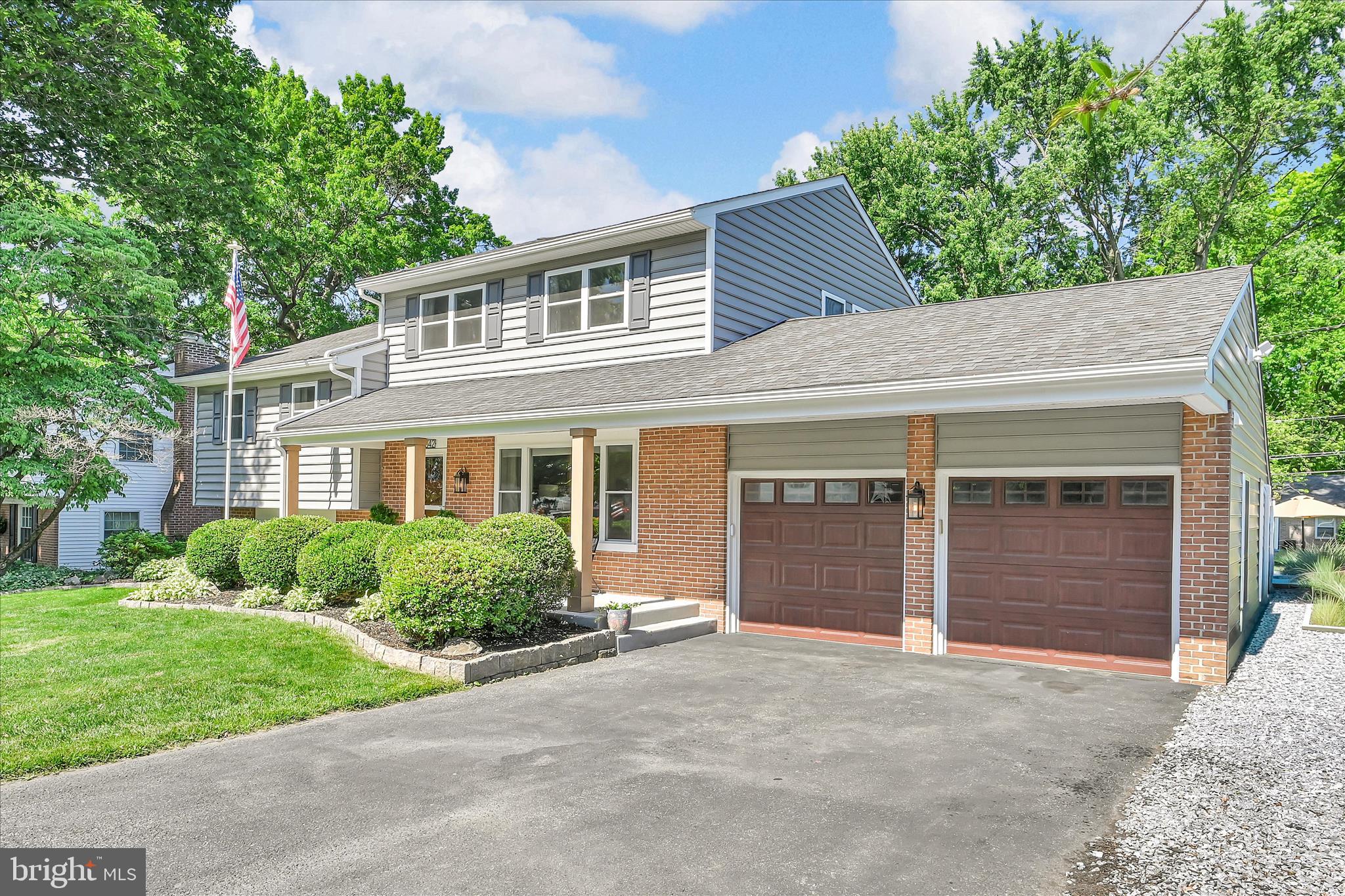 1842 LONGVIEW DRIVE