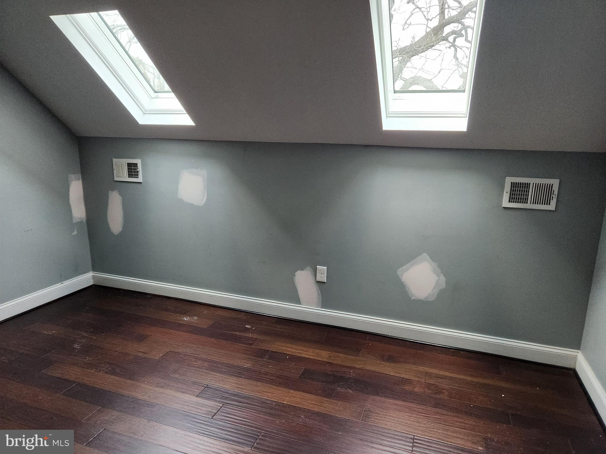 MOUNT WASHINGTON - Residential