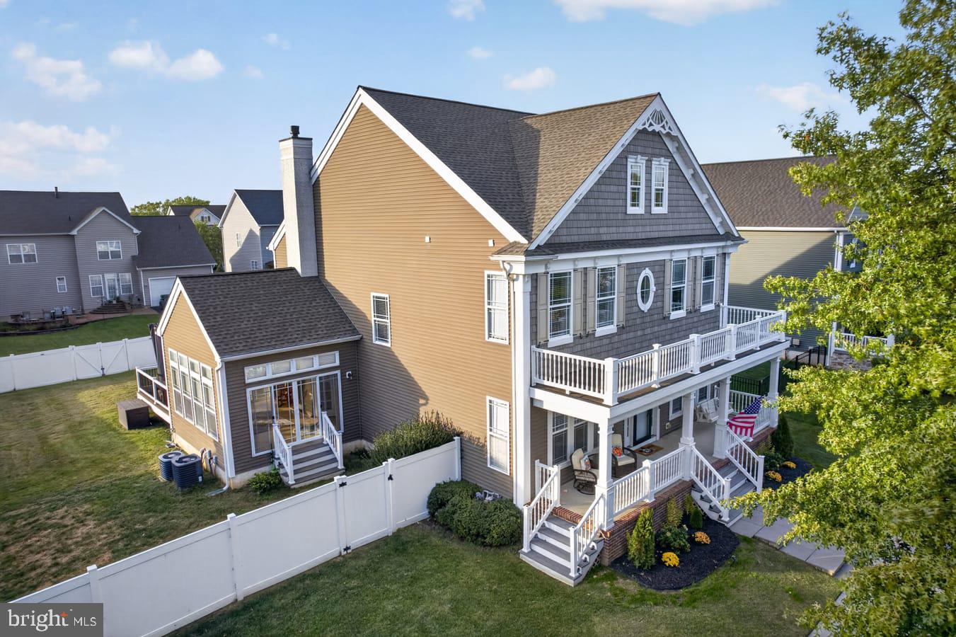 248 WICKERBERRY DRIVE