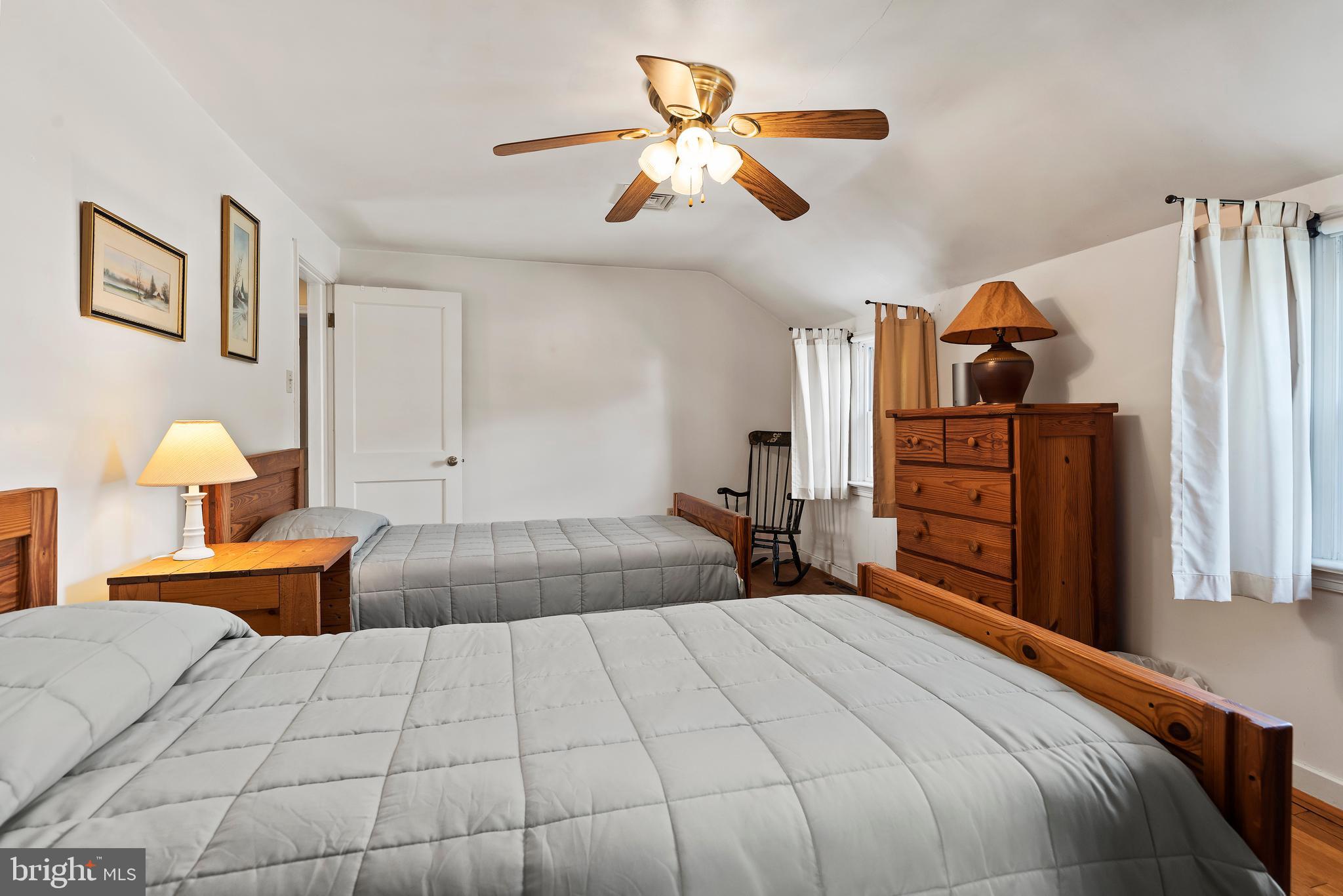 HAINES ACRES/EAST YORK - Residential