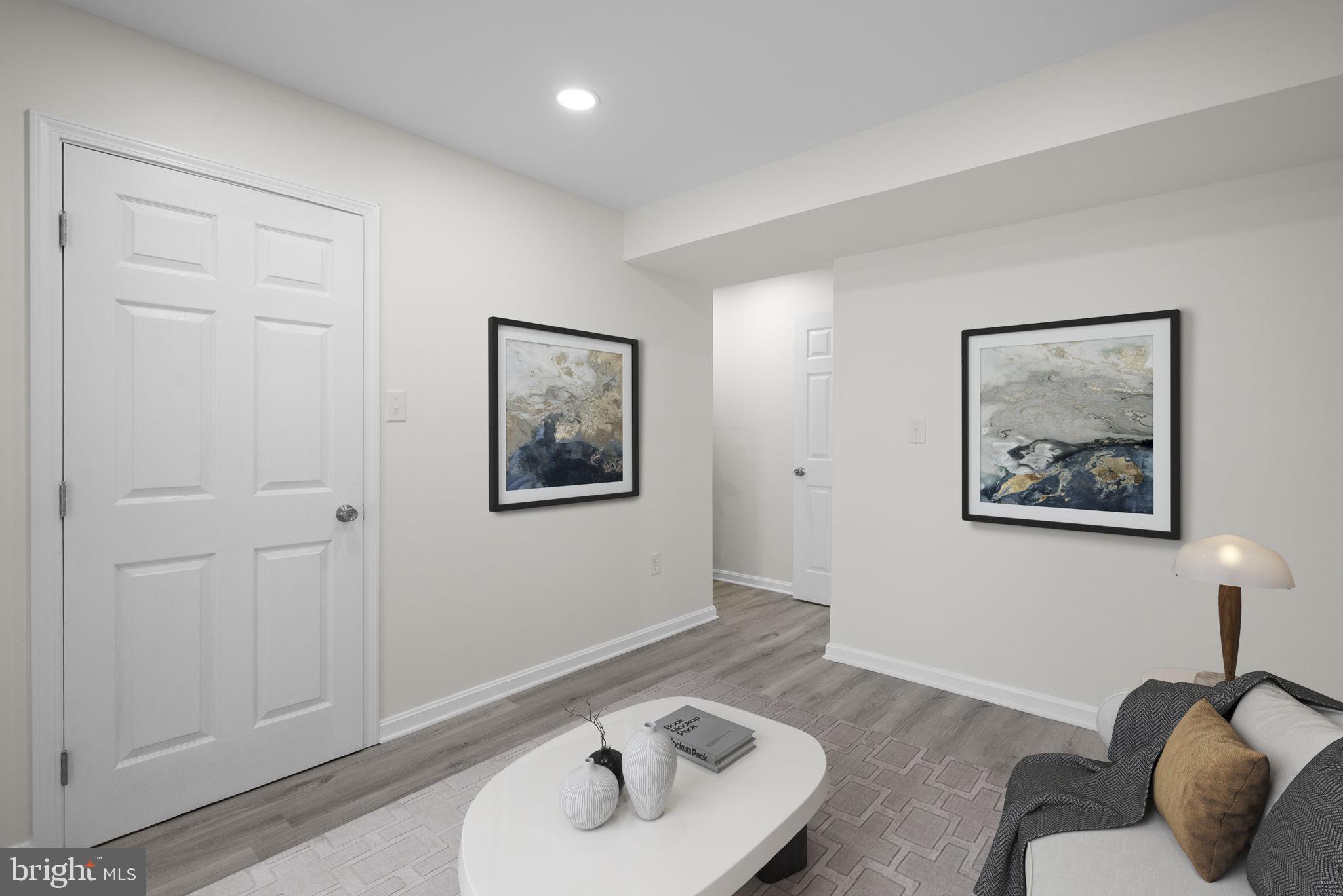 CLINTON WOODS - Residential