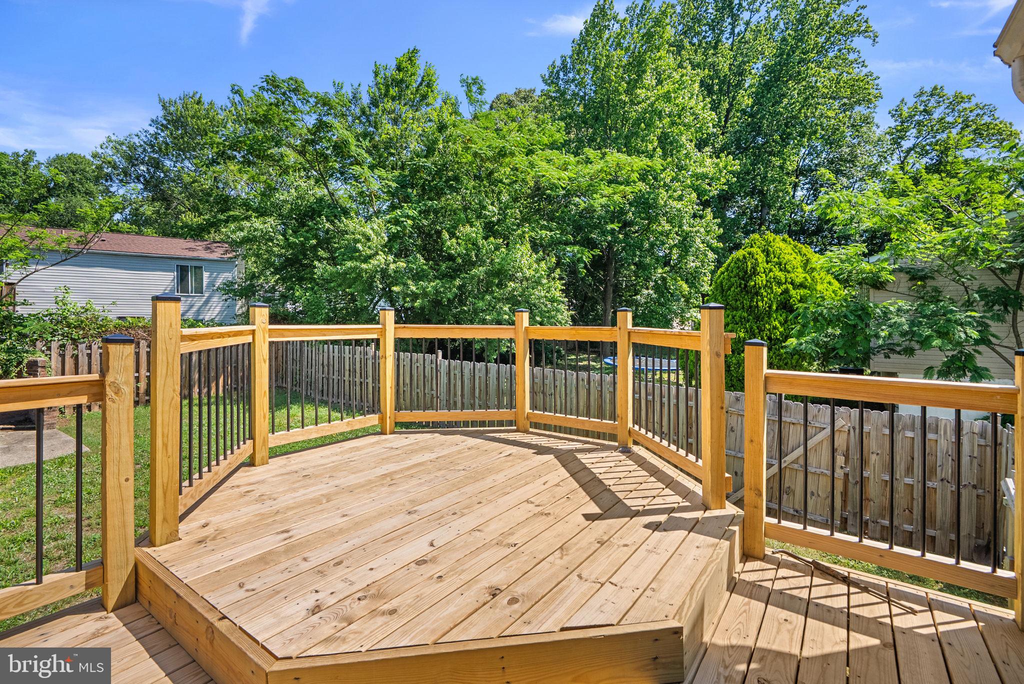 CLINTON WOODS - Residential