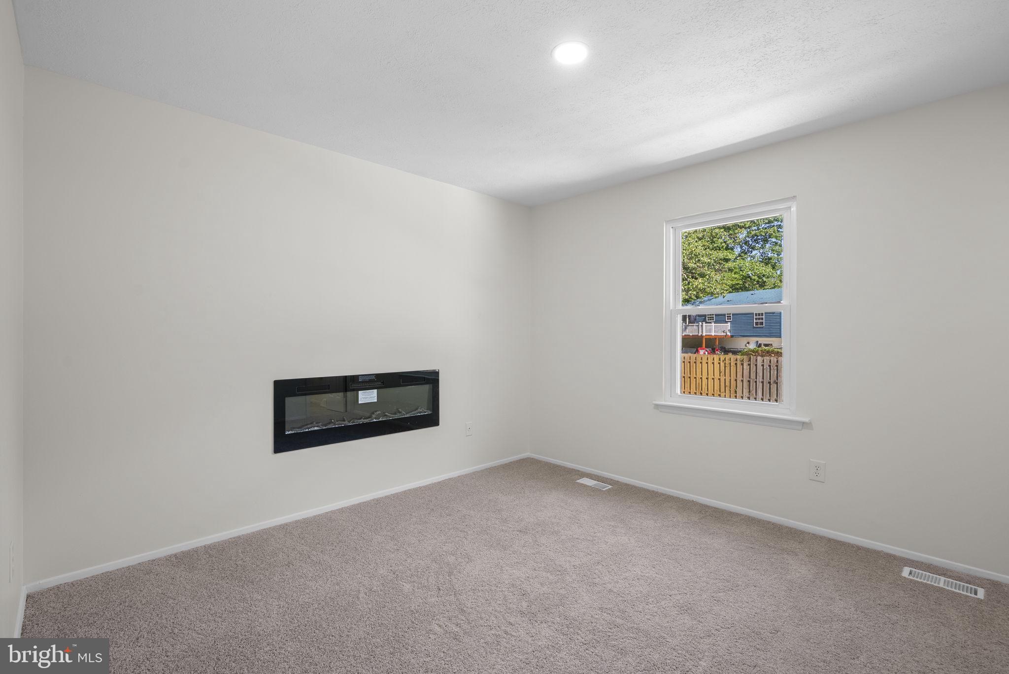 CLINTON WOODS - Residential