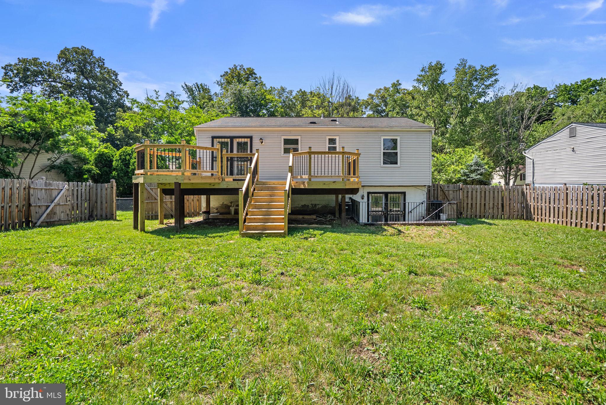 CLINTON WOODS - Residential