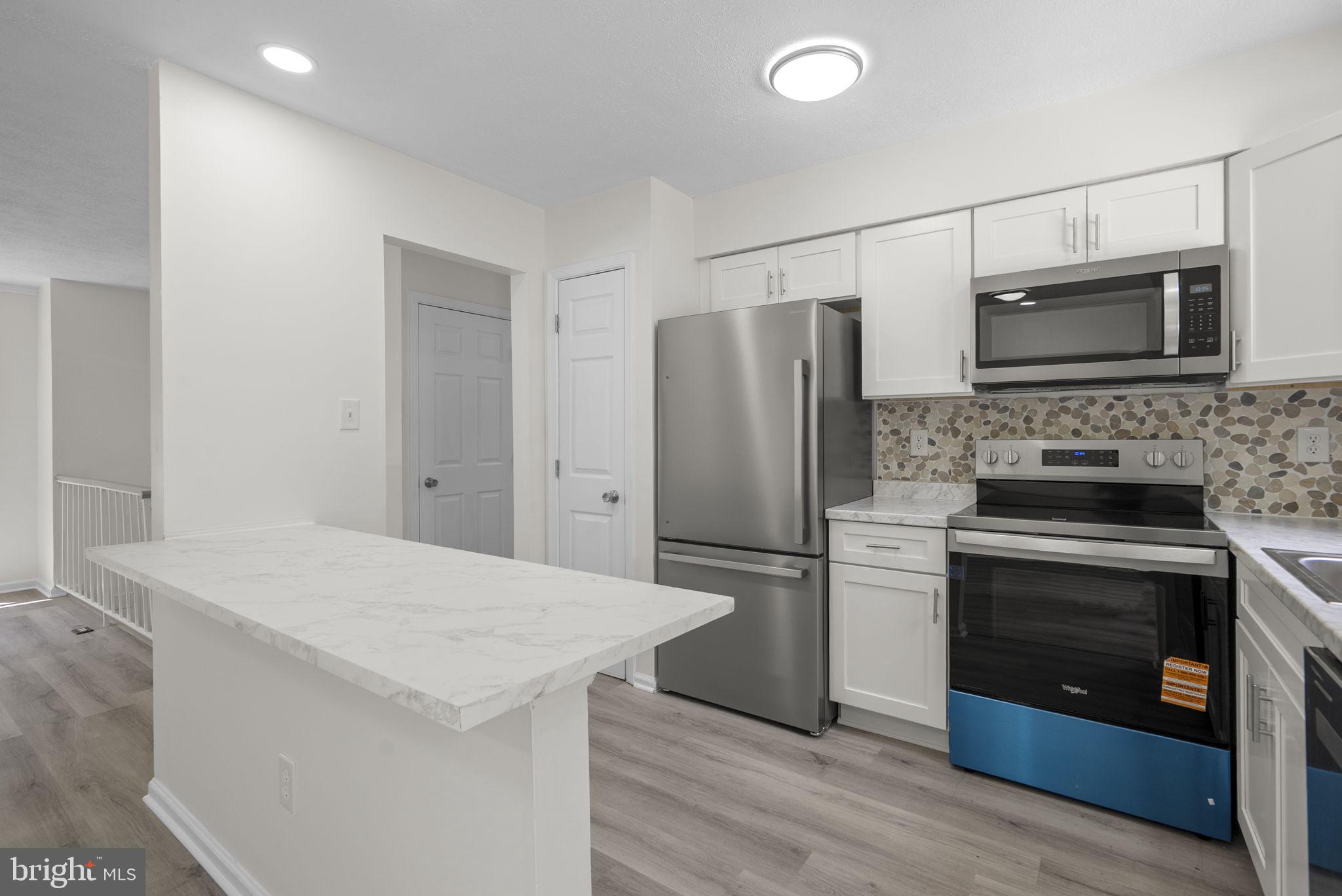CLINTON WOODS - Residential