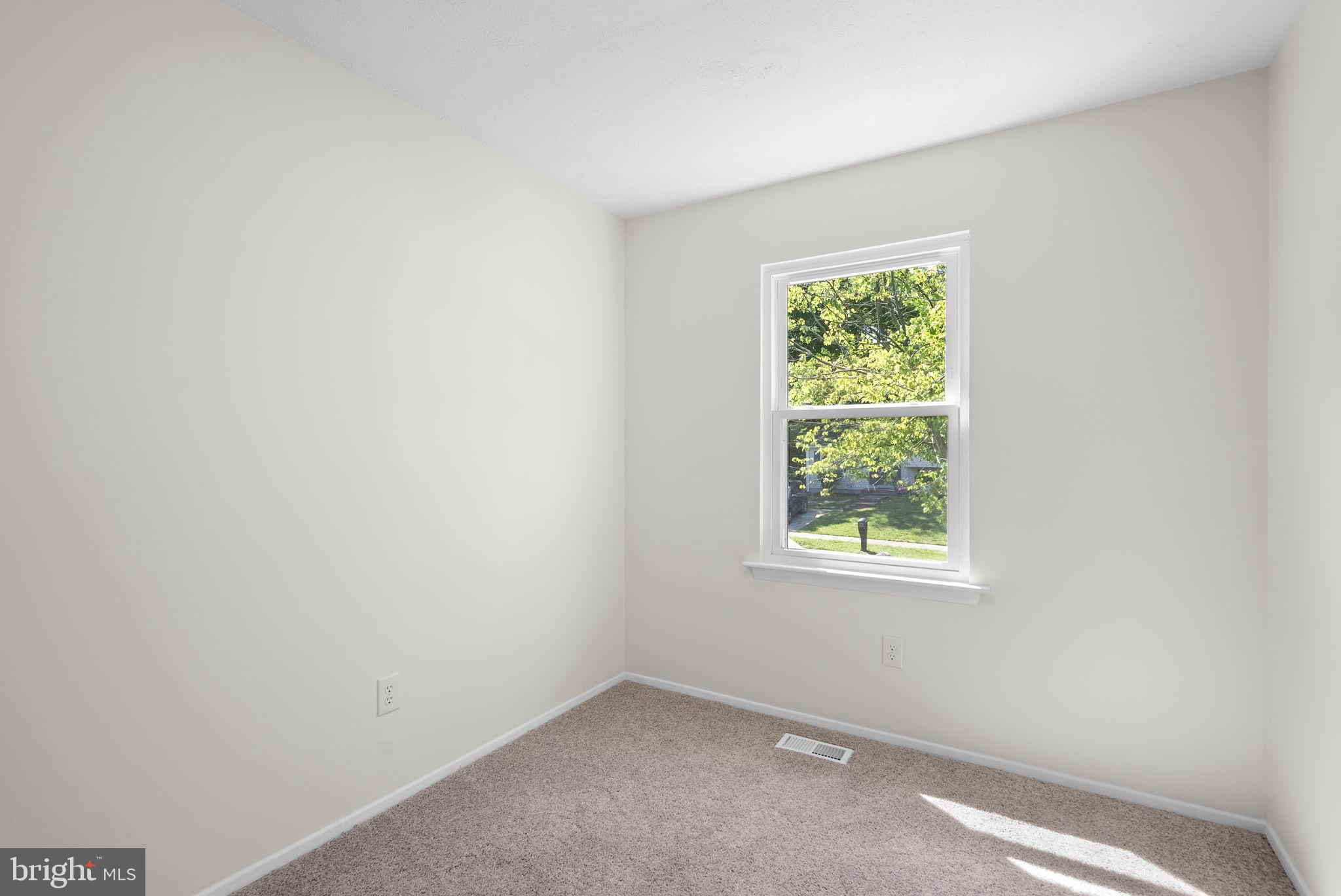 CLINTON WOODS - Residential
