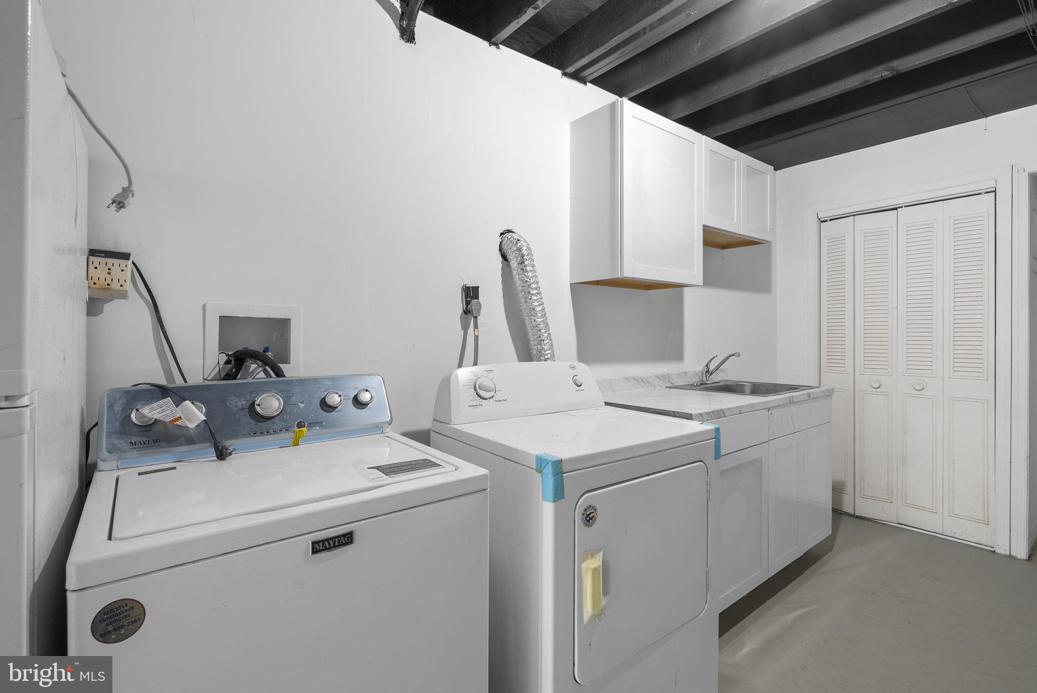 CLINTON WOODS - Residential