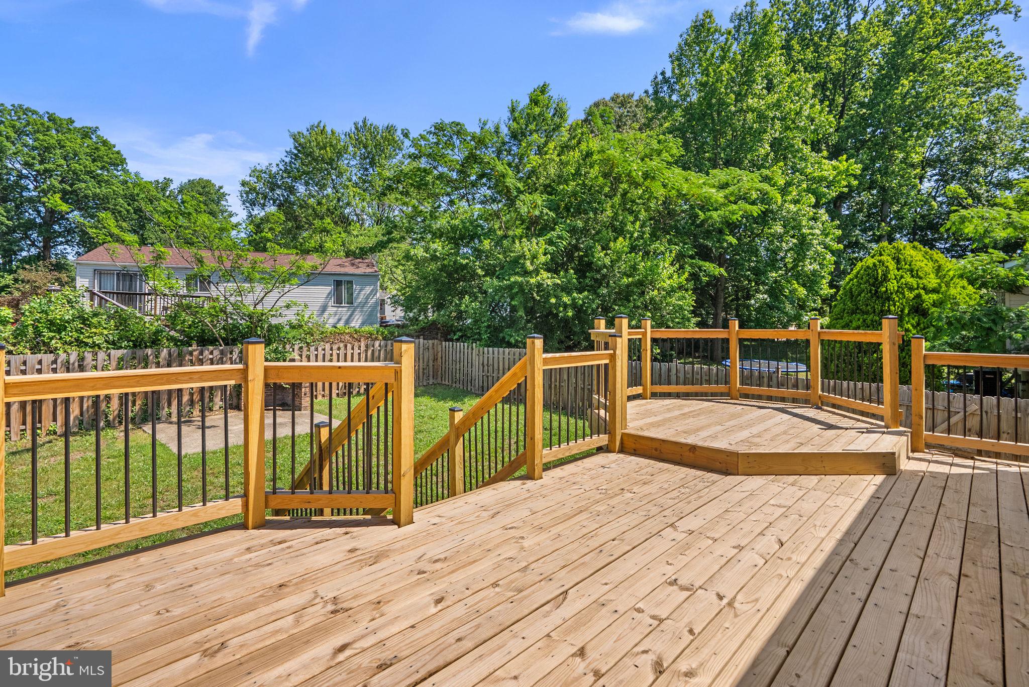CLINTON WOODS - Residential
