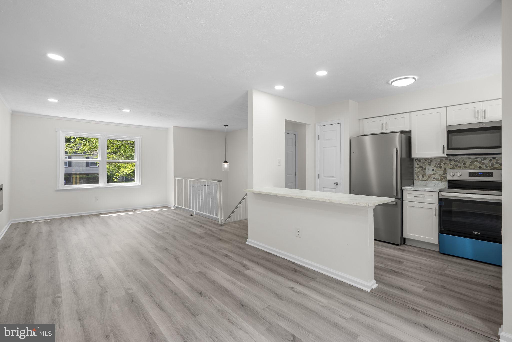 CLINTON WOODS - Residential