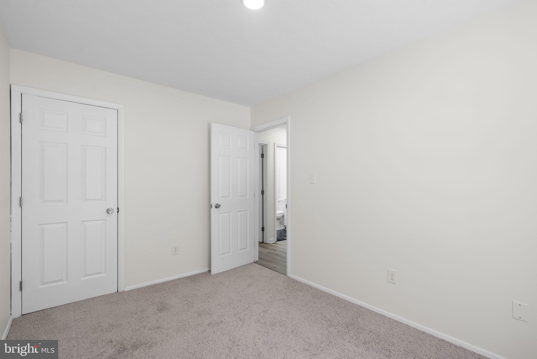 CLINTON WOODS - Residential