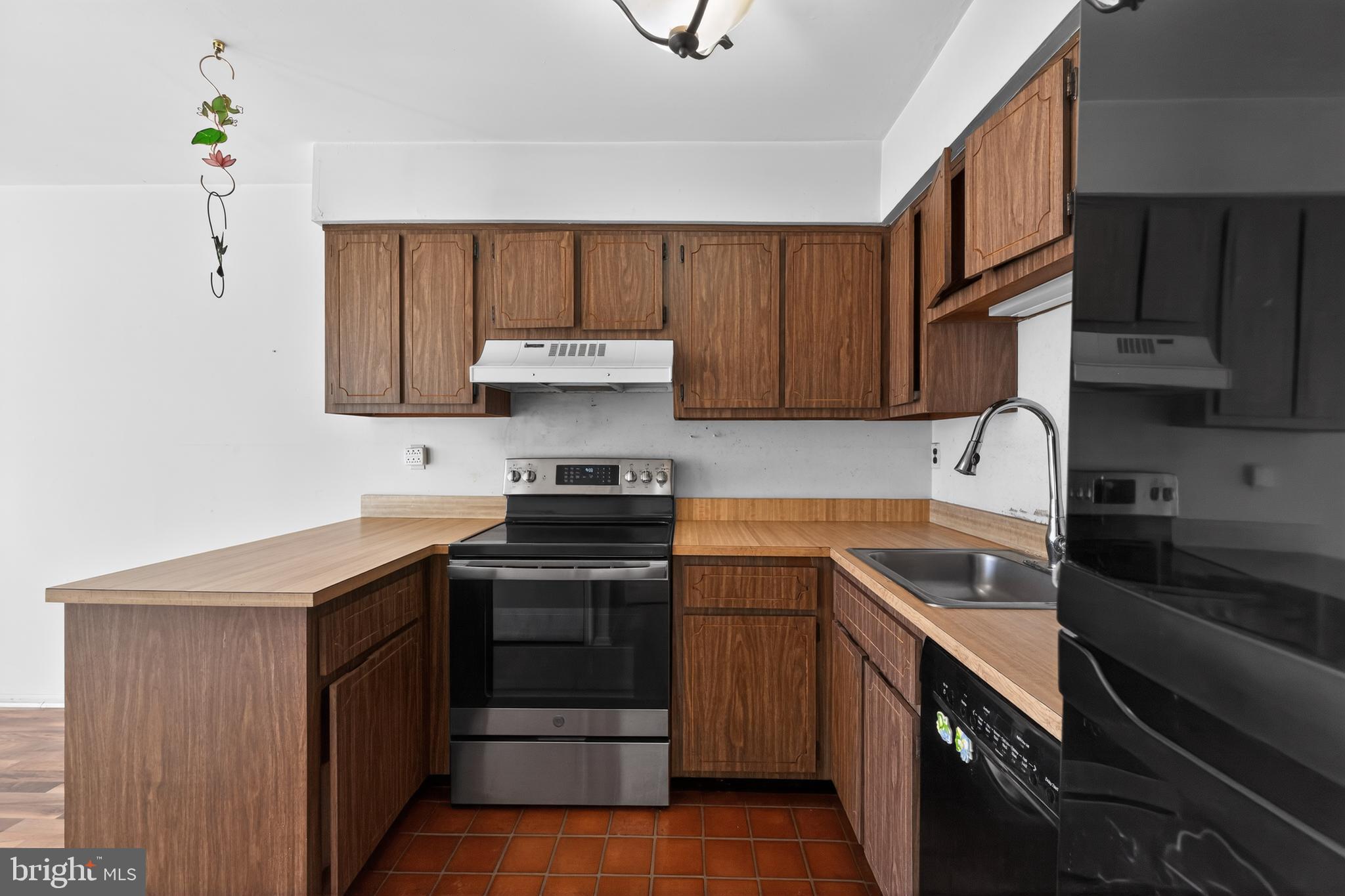 CHESTNUT GROVE - Residential