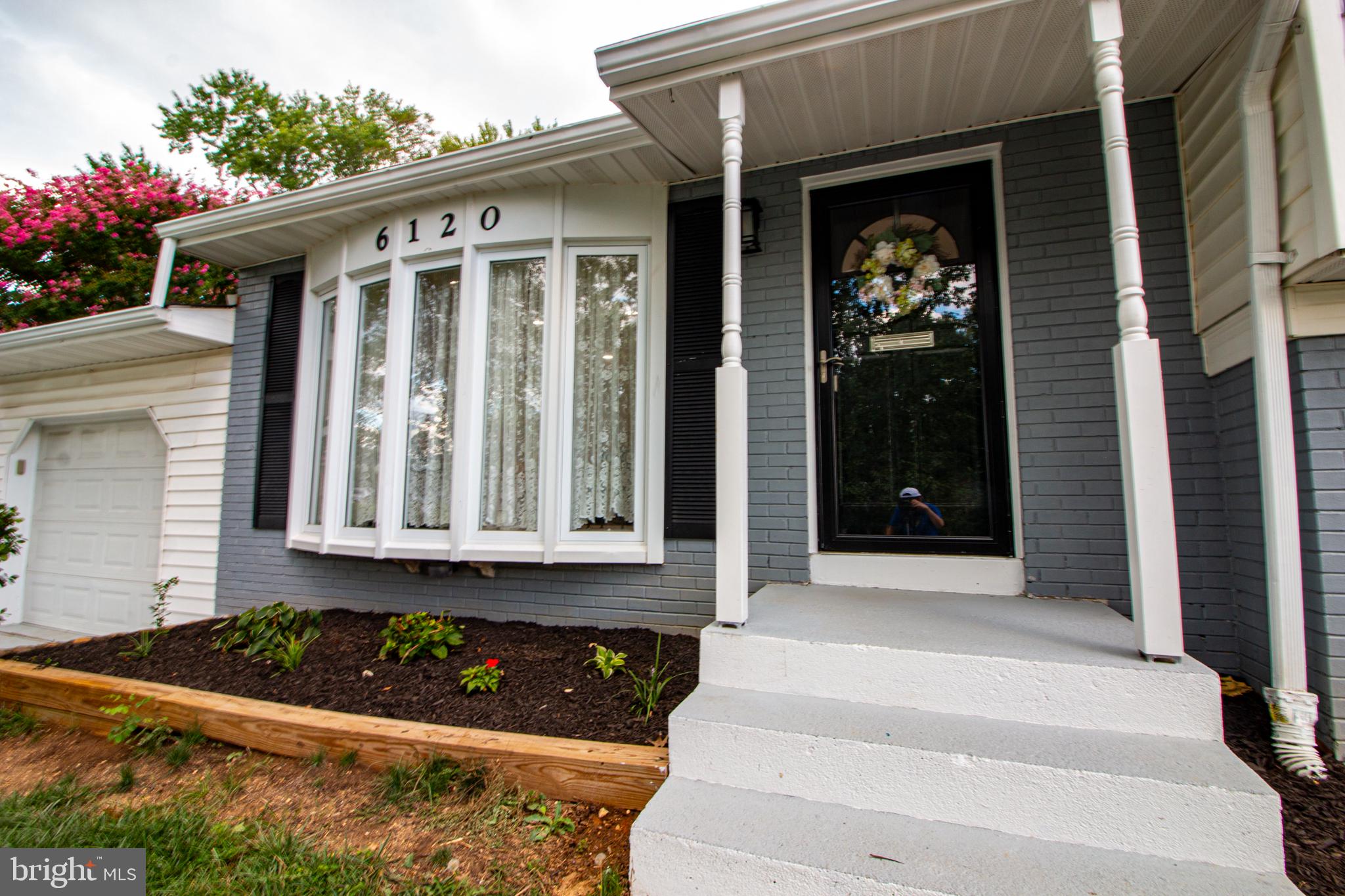 6120 SQUIRE LANE