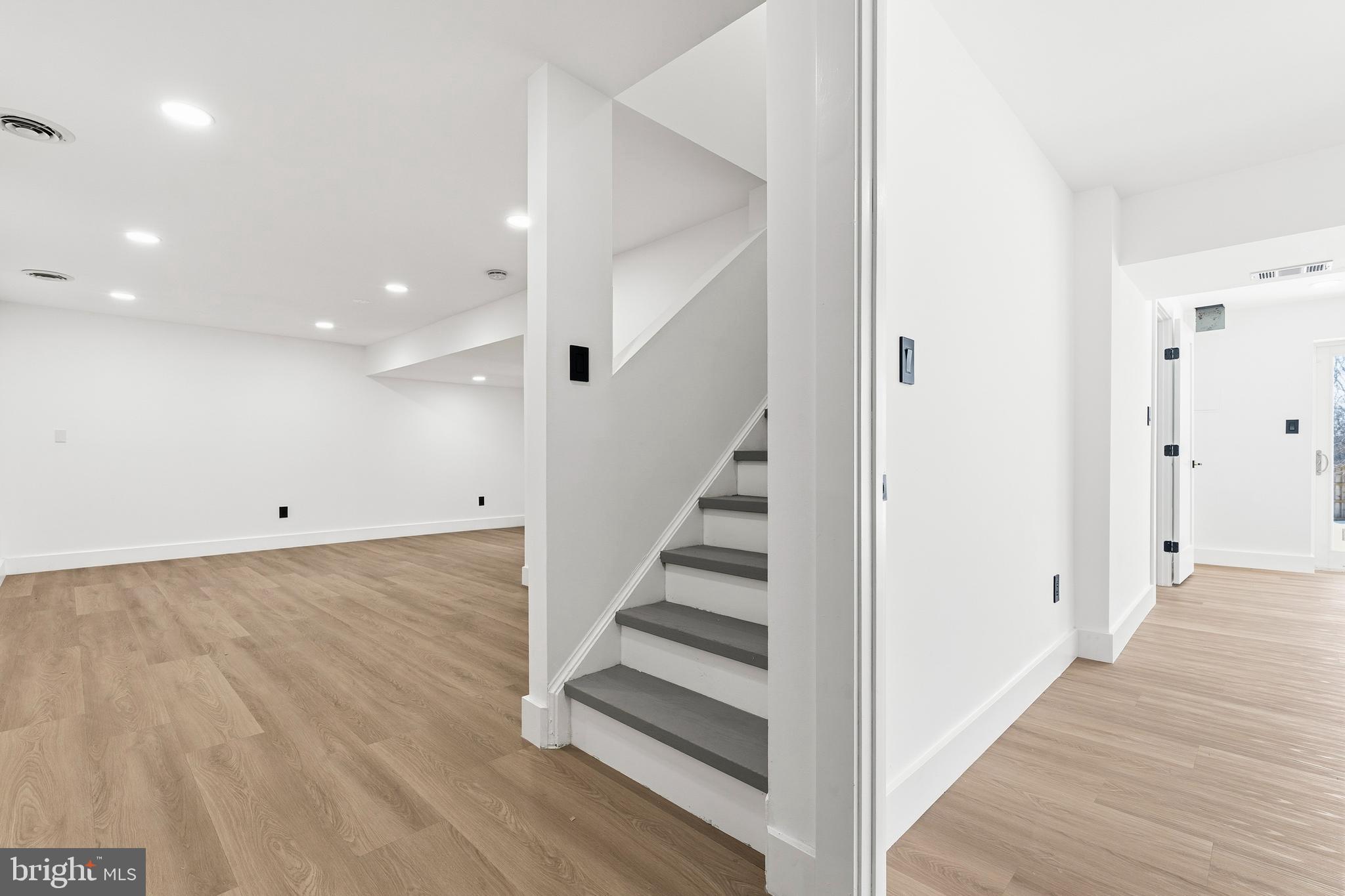 SHAKER WOODS - Residential