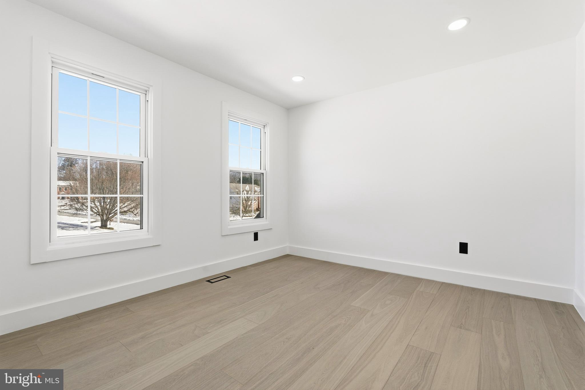 SHAKER WOODS - Residential