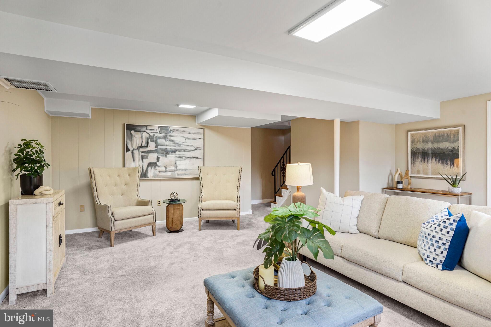 WEST SPRINGFIELD VILLAGE - Residential