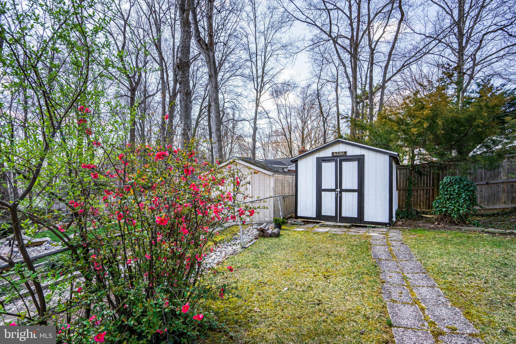 WEST SPRINGFIELD VILLAGE - Residential