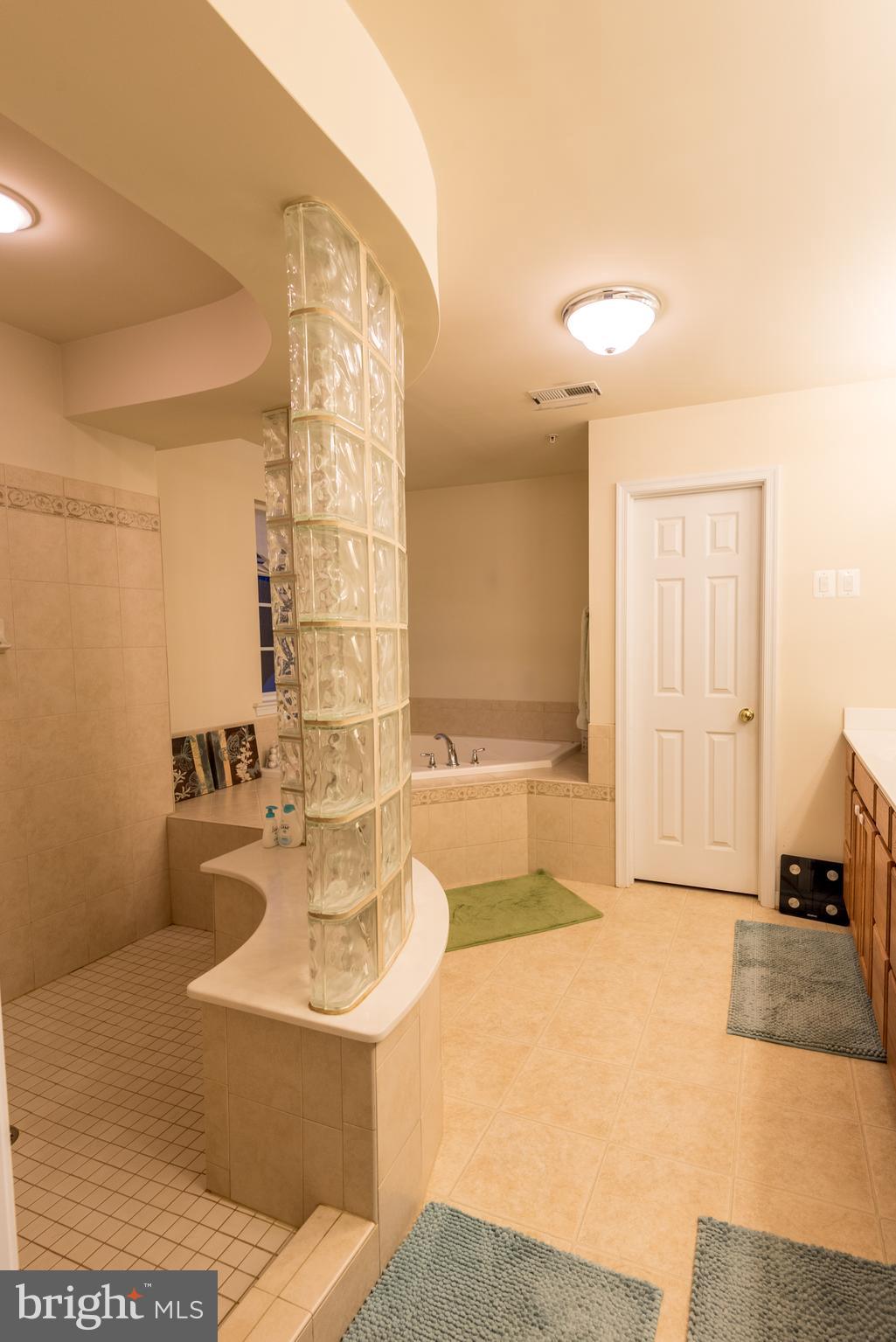 BEN OAKS - Residential