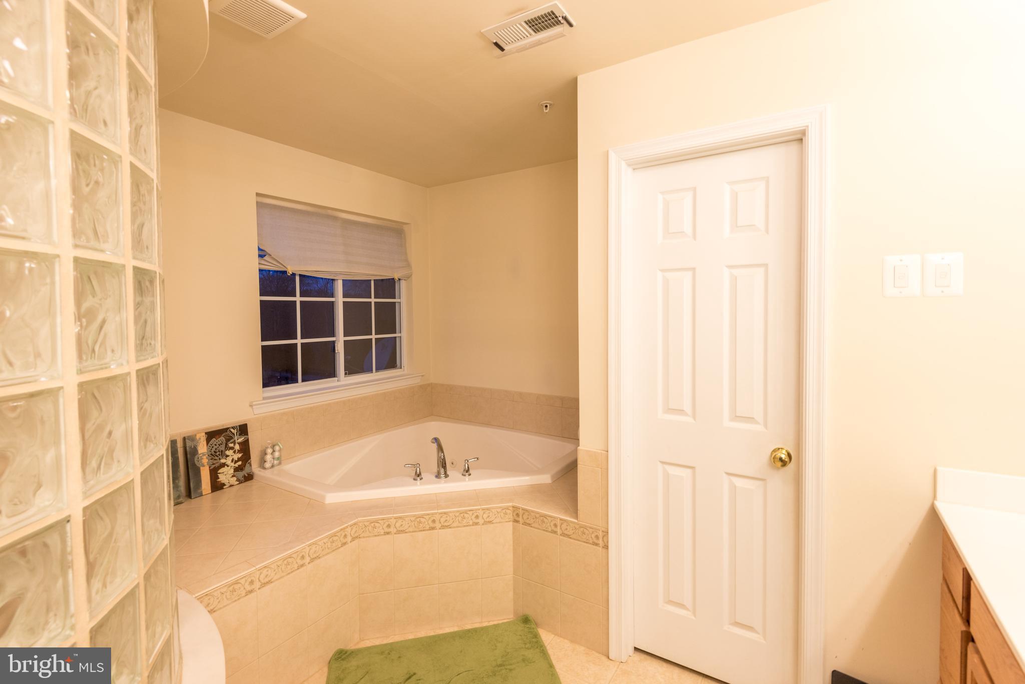 BEN OAKS - Residential