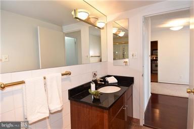 PROMENADE TOWERS - Residential Lease