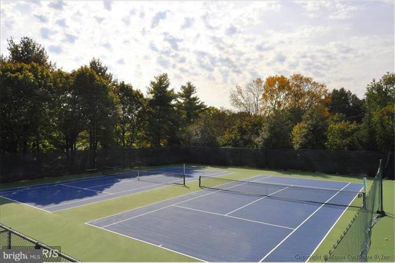 PROMENADE TOWERS - Residential Lease