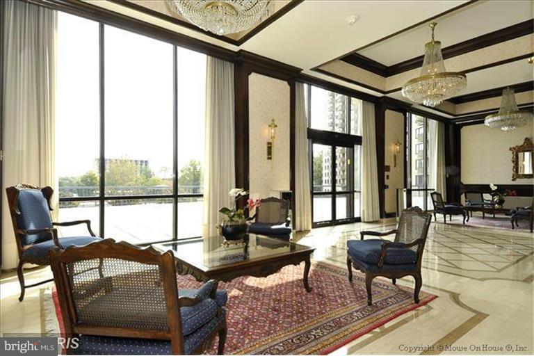 PROMENADE TOWERS - Residential Lease