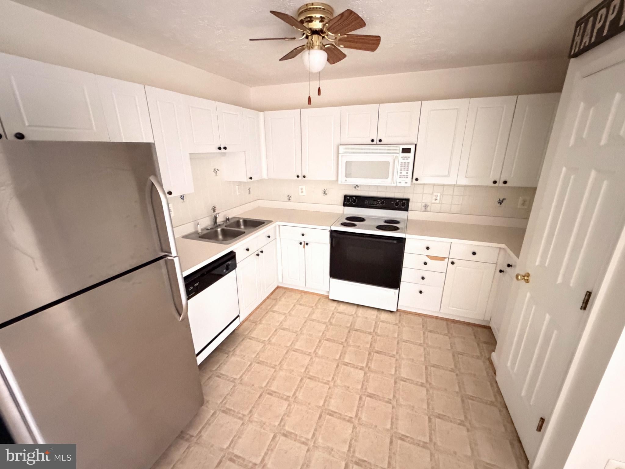 517 DOEFIELD COURT