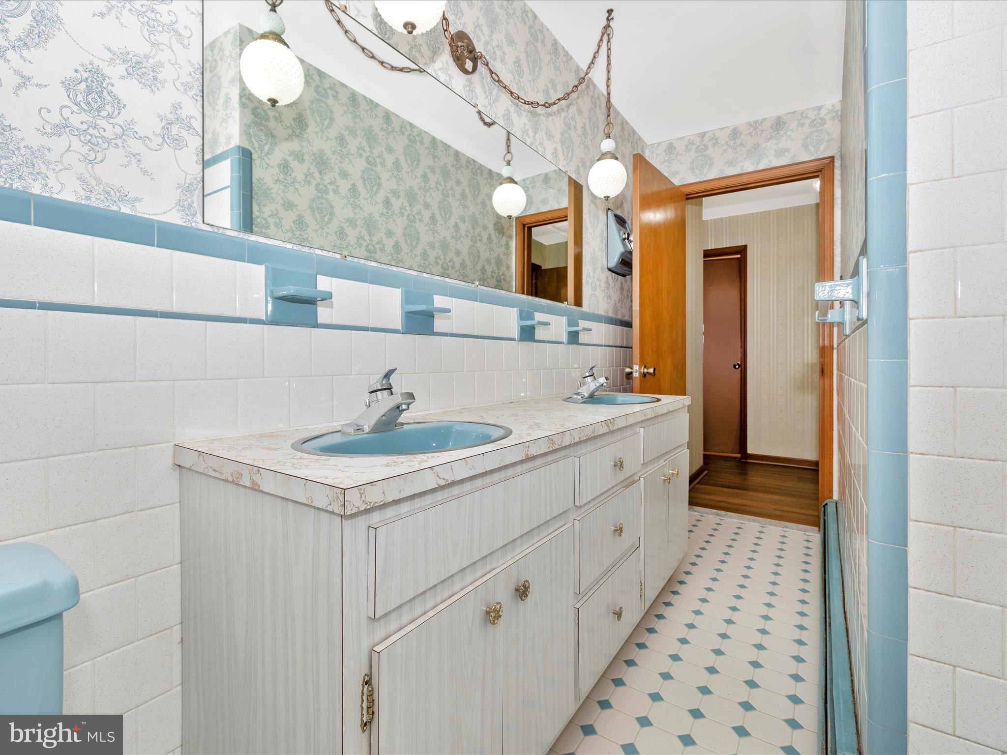 FOUR COUNTY ESTATES - Residential