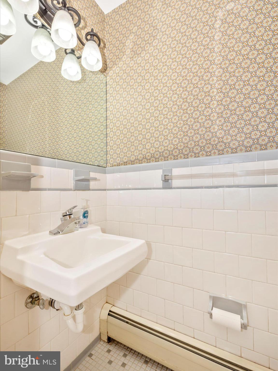 FOUR COUNTY ESTATES - Residential